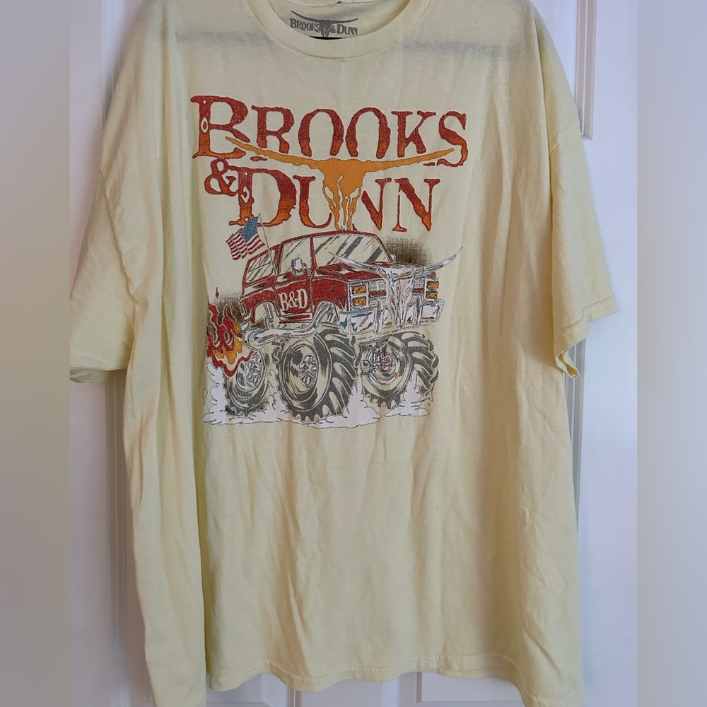 Brooks & Dunn Woman’s Oversize Tshirt size XL